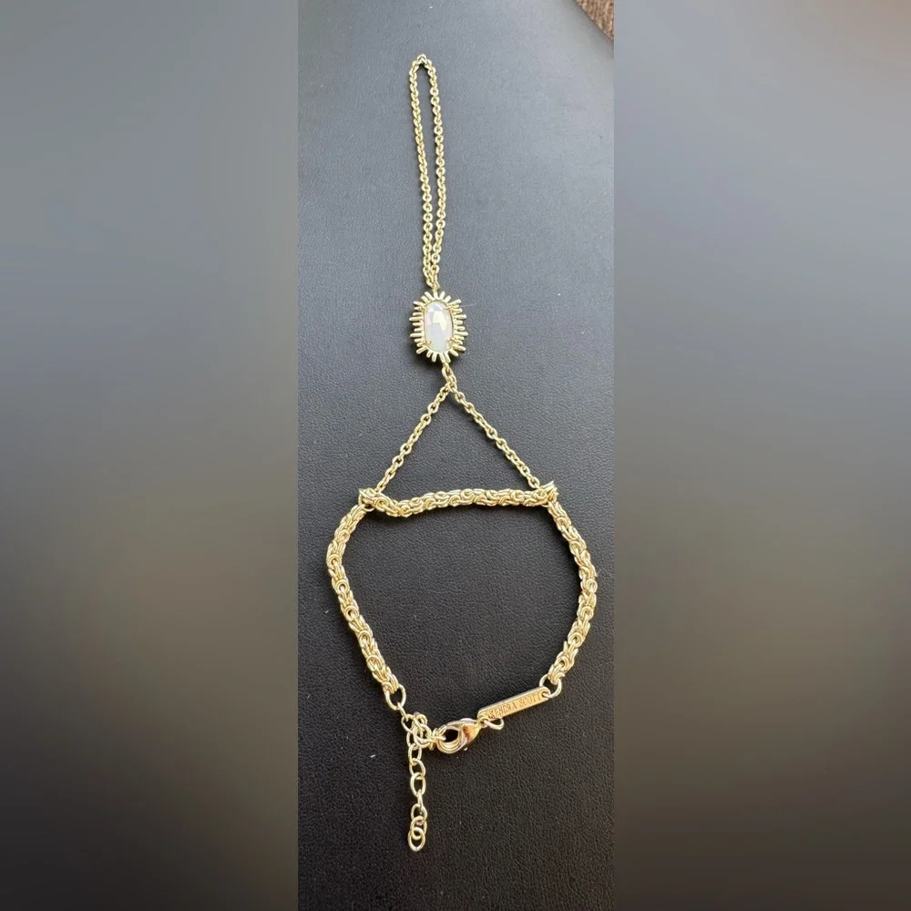 Kendra Scott Toby Gold & White Pearlescent Hand Bracelet/Chain - Picture 4 of 4